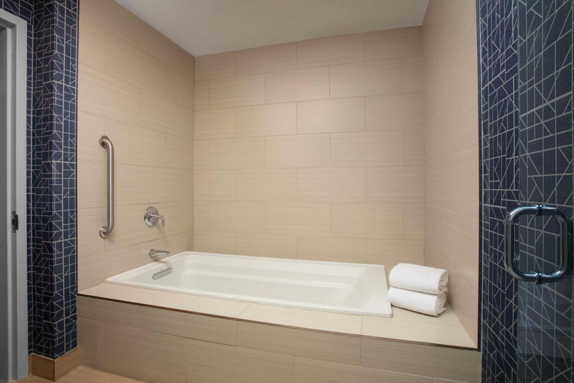 Homewood Suites By Hilton Alexandria Exterior photo